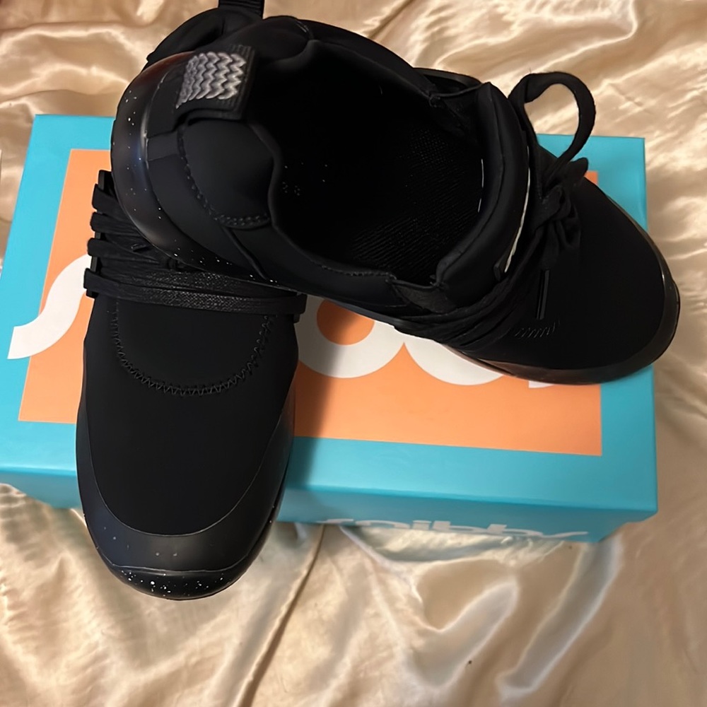 Snibbs shoes